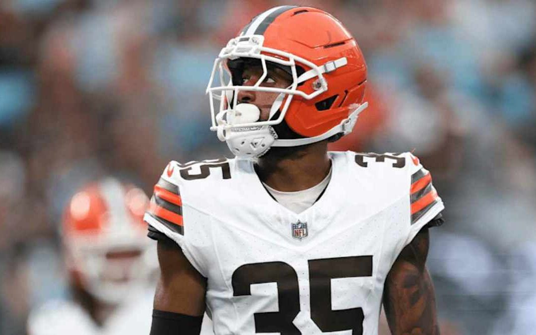 Raiders Fichan a Chigozie Anusiem y Pierden a Kyu Blu Kelly por Lesión en la NFL