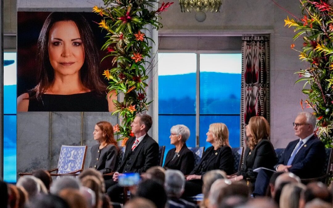 Hija de María Corina Machado Acepta el Nobel en Representación de Su Madre