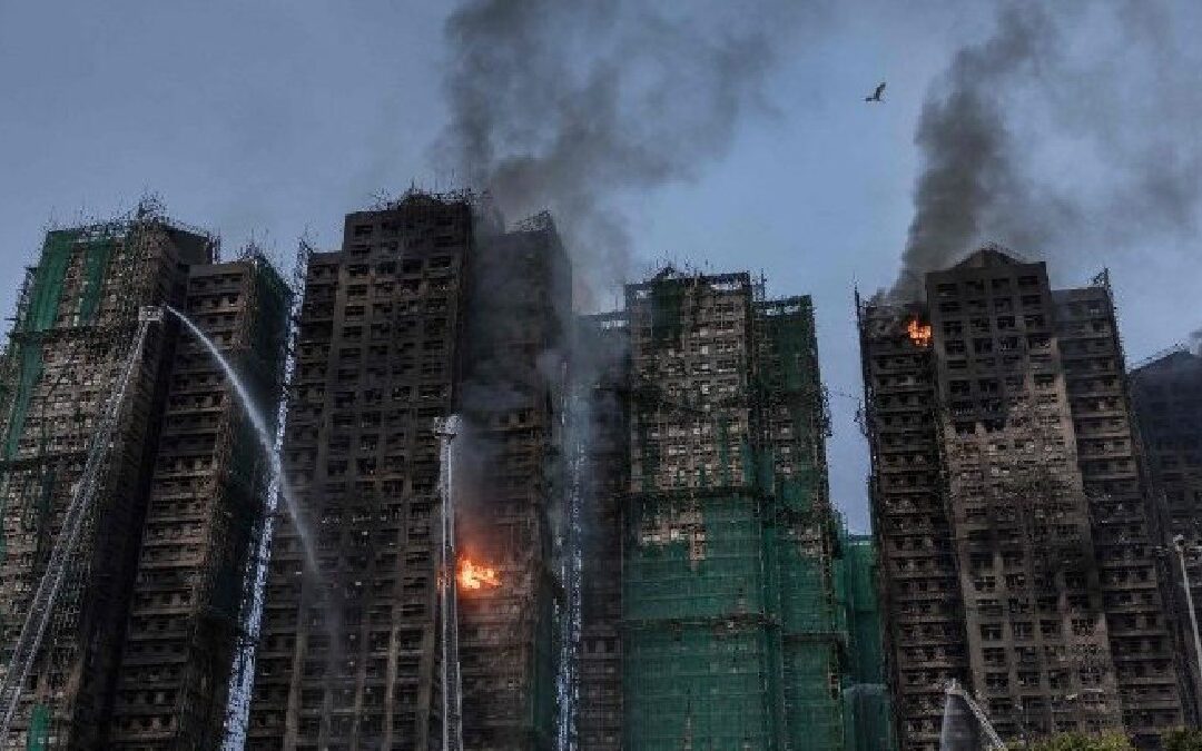 Tragedia en Hong Kong: Incendio cobra la vida de 160 personas y deja seis desaparecidos