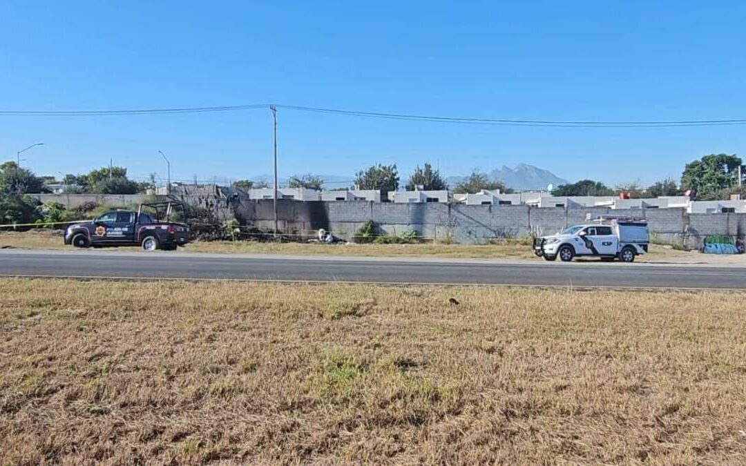 Descubren cuerpo calcinado en terreno baldío de Juárez, Nuevo León