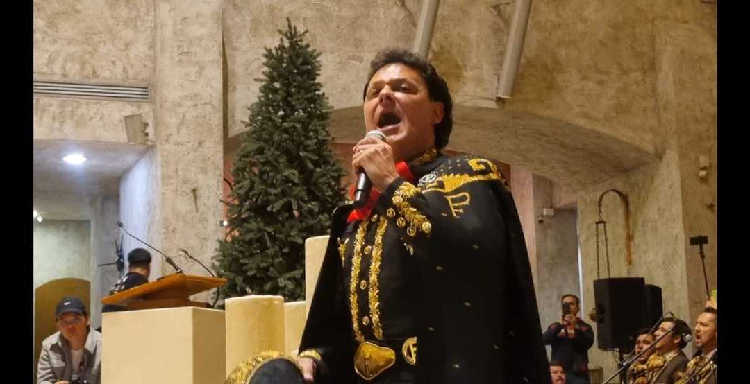Pedro Fernández Rinde Homenaje a la Virgen de Guadalupe con Emotiva Serenata en San Pedro Garza García
