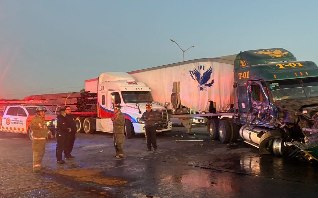 Caos Vial en el Bulevar Miguel de la Madrid en Guadalupe: Tres Carriles Cerrados por Accidente