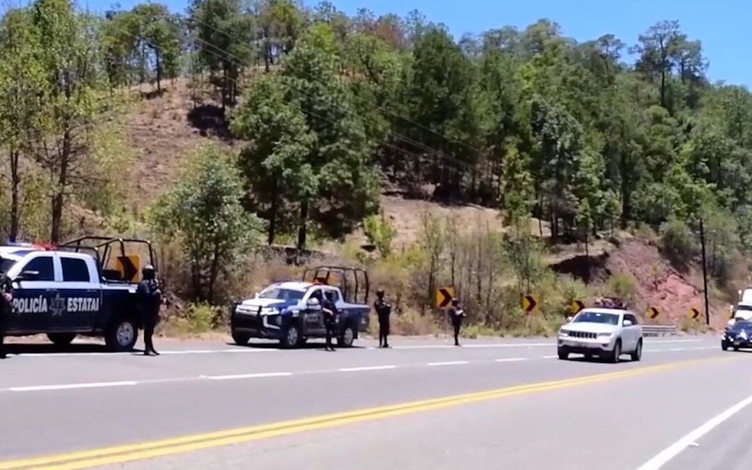 Siete cuerpos abandonados hallados en la carretera Durango-Mazatlán; autoridades aumentan vigilancia