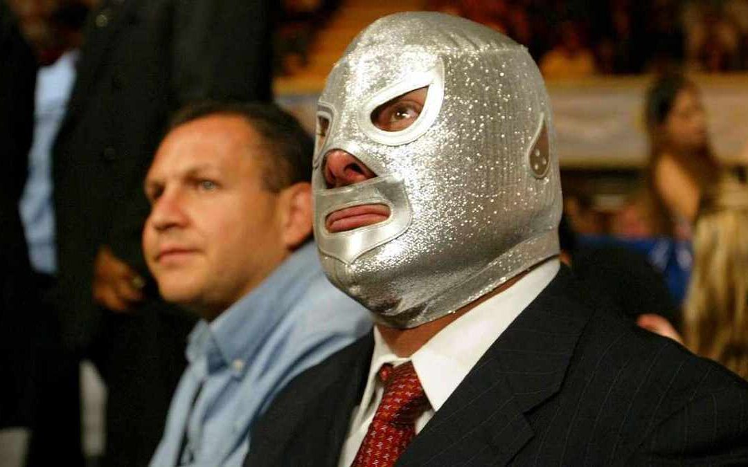 La Afición Rinde Homenaje al Hijo del Santo en Su Última Lucha Libre