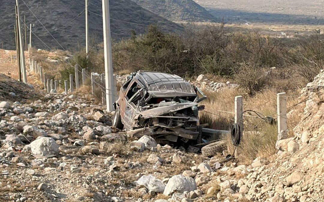Accidente Fatal: Volcadura en la Carretera Monterrey-Saltillo Deja una Mujer Sin Vida