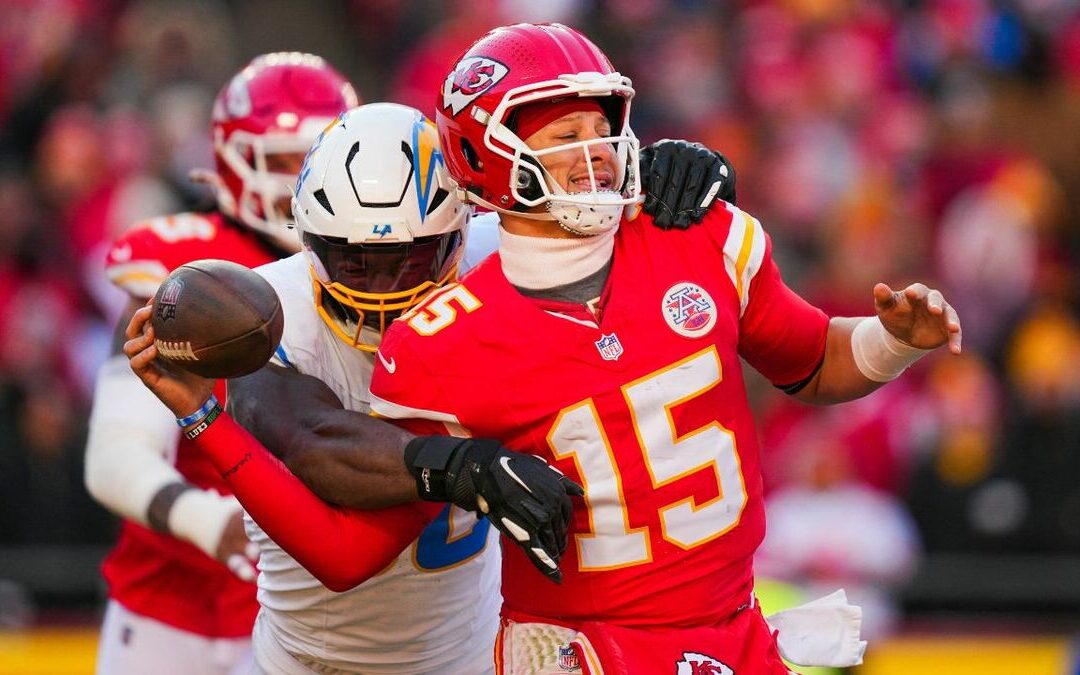 Los Chiefs Eliminados: Mahomes Lesionado y Fuera de los Playoffs por Primera Vez en 11 Años