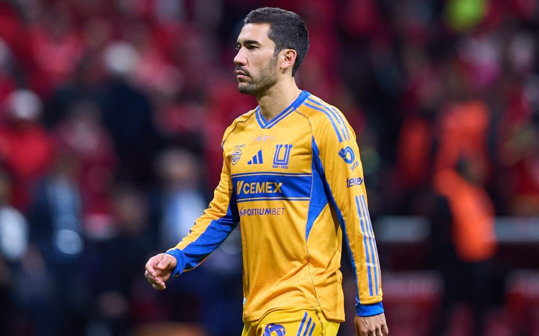 Agresión de Juan Pablo Vigón a jugador del Toluca tras festejo del título | VIDEO