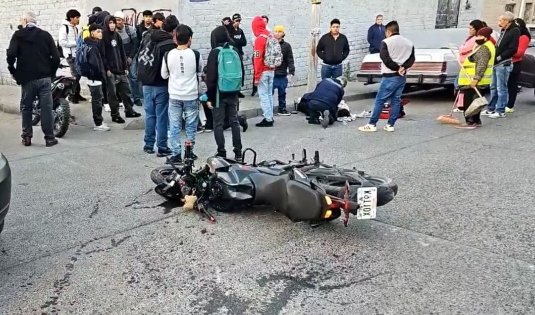 Accidente en Tlaquepaque: Tres estudiantes del Conalep lesionados tras chocar en moto