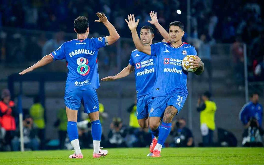 Cruz Azul: Delantero Sudamericano como Refuerzo Real para la Temporada