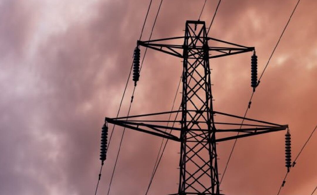 Cortes Eléctricos en Colorado: Posibilidad de Interrupciones por Vientos e Incendios