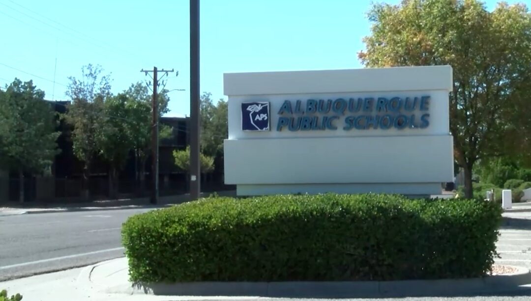 Albuquerque Aprueba 4 Millones de Dólares para Detección de Armas en Escuelas