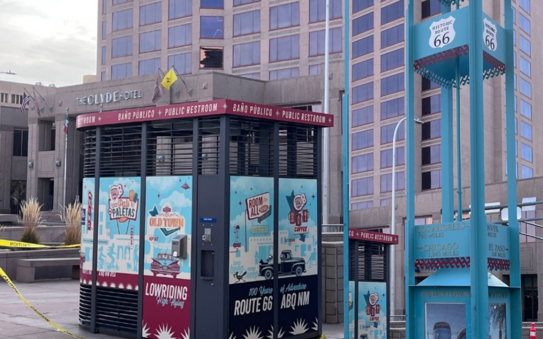El Portland Loo: Un nuevo baño público en Civic Plaza, Albuquerque