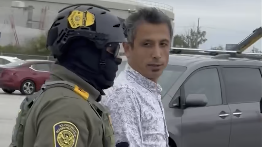 Deportaciones en EE. UU. Alcanzan un Aumento Alarmante: Más de 353,000 Personas Expulsadas en 2025