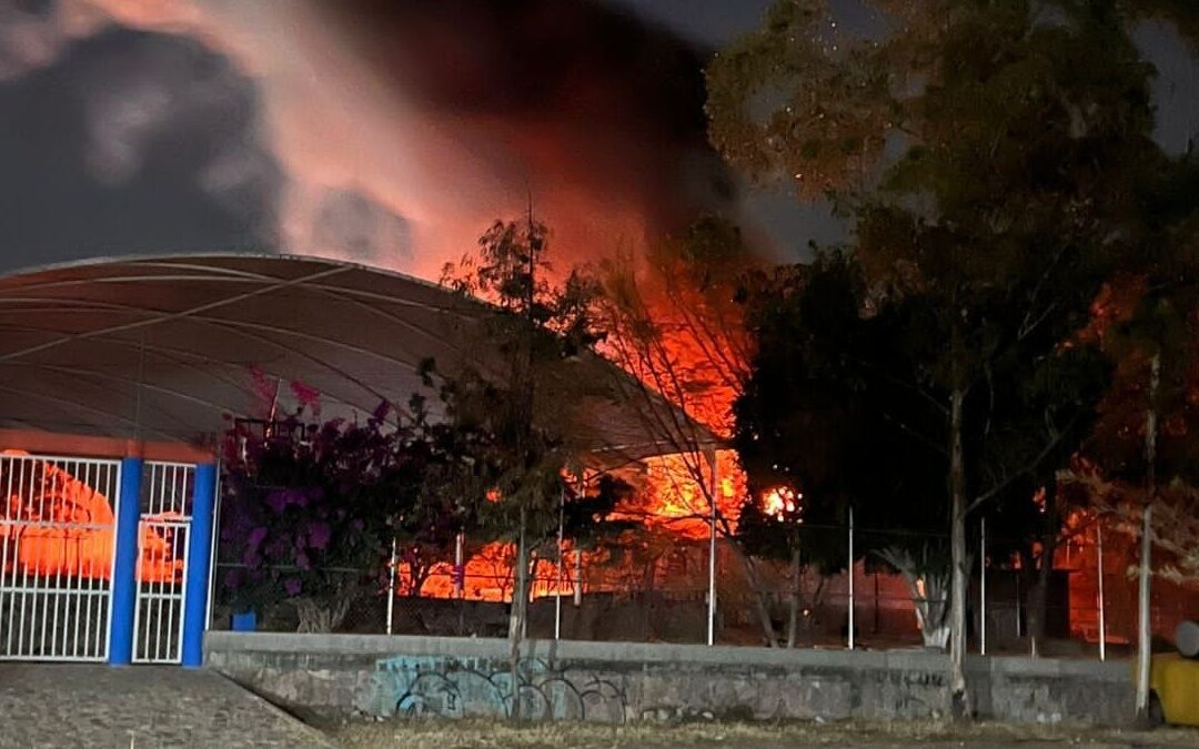 Incendio en SABES de Sauceda, Guanajuato, Resulta en Pérdida Total de un Aula