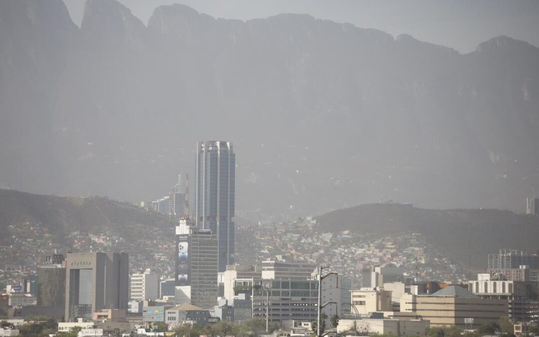 Monterrey Sufre Contaminación del Aire Tras Celebraciones de Año Nuevo con Pirotecnia