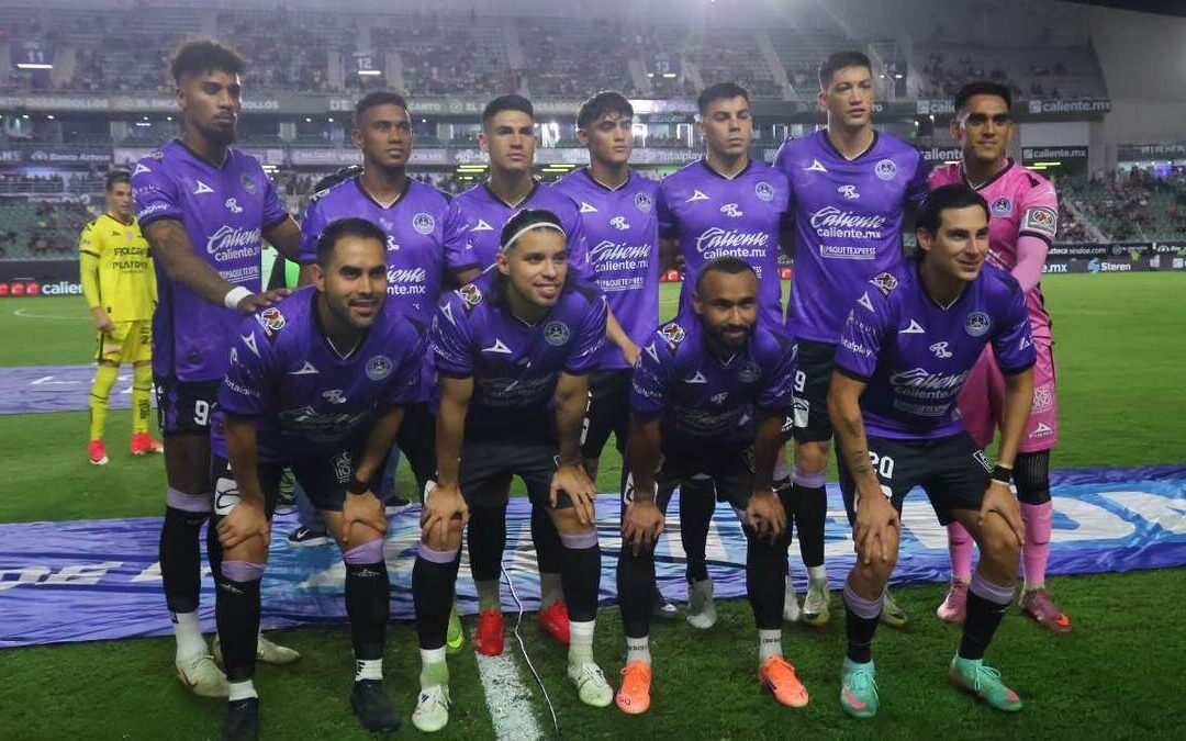 Mazatlán FC Envía Mensaje por Año Nuevo y Aficionados Reaccionan