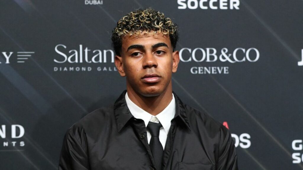 Lamine Yamal se ausenta del primer entrenamiento del año con el Barcelona