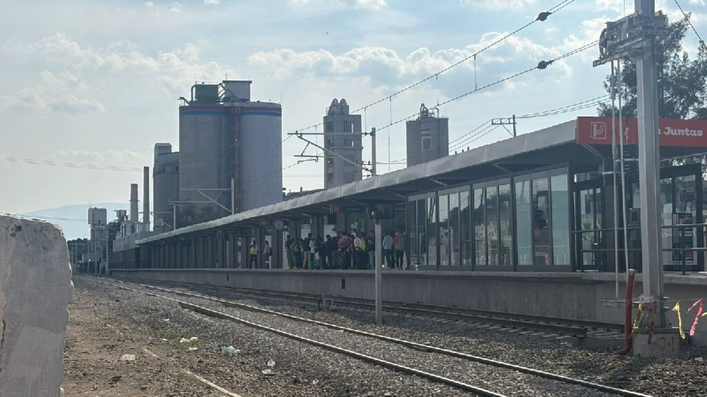 Línea 4 del Tren Ligero: Usuarios Descontentos por Aumento de Tarifa en Medio de Obras Inconclusas e Inseguridad