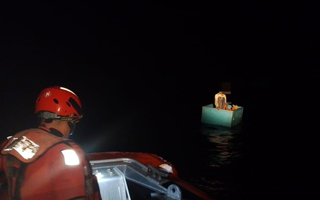 Rescate Impactante: Marina de Chiapas Salva a Tres Náufragos de Embarcación Pesquera