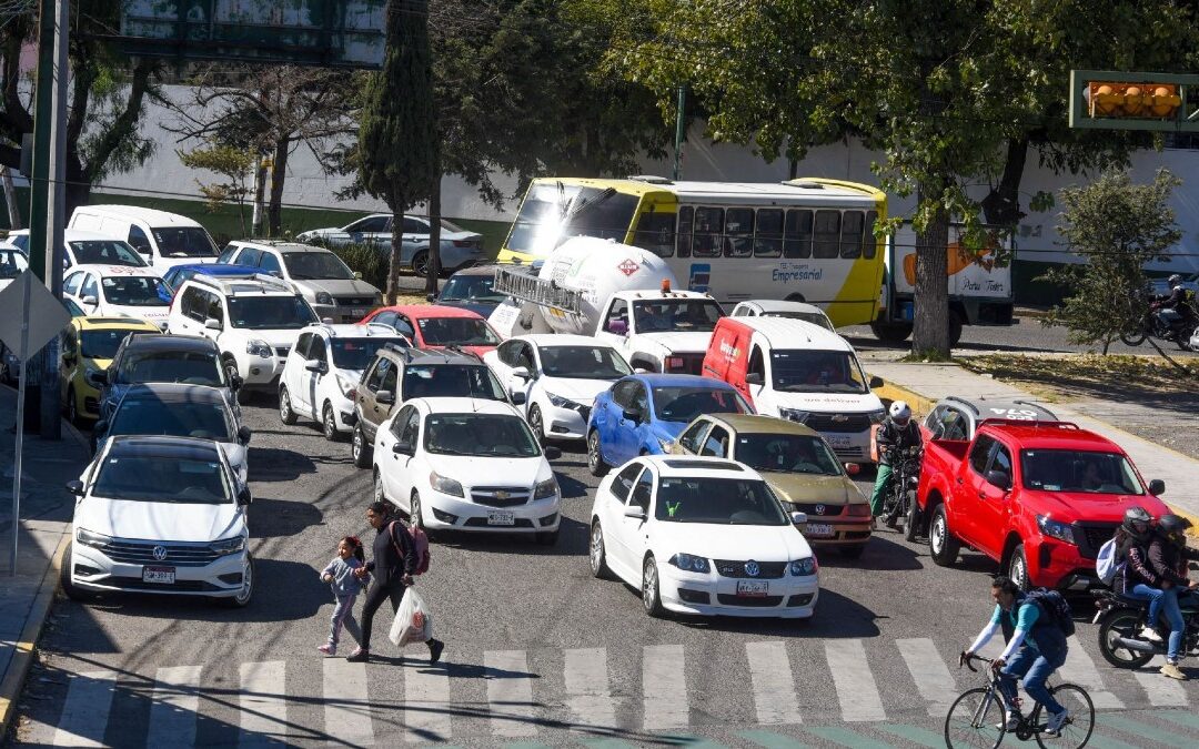 Hoy No Circula: Conoce qué autos descansan en CdMx y Edomex este viernes 2 de enero 2026
