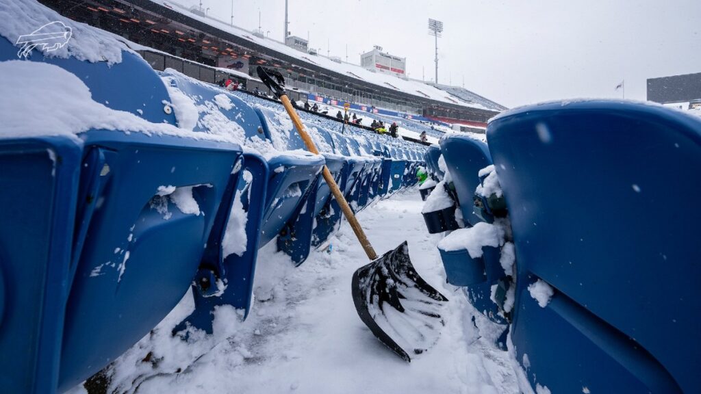 ¡Únete a los Bills! Aficionados son invitados a limpiar la nieve del Highmark Stadium con increíbles beneficios