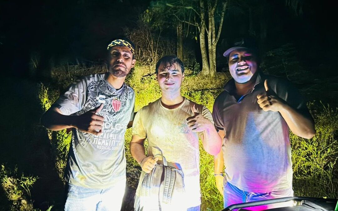 Rescatan a joven canadiense extraviado en Bahía de Banderas, Nayarit