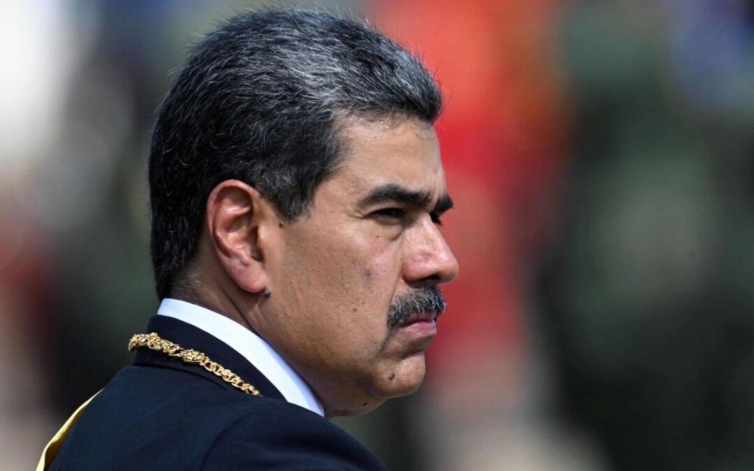 Donald Trump Comparte Foto de NicolÔs Maduro tras la Detención y el Ataque de EE. UU. a Venezuela