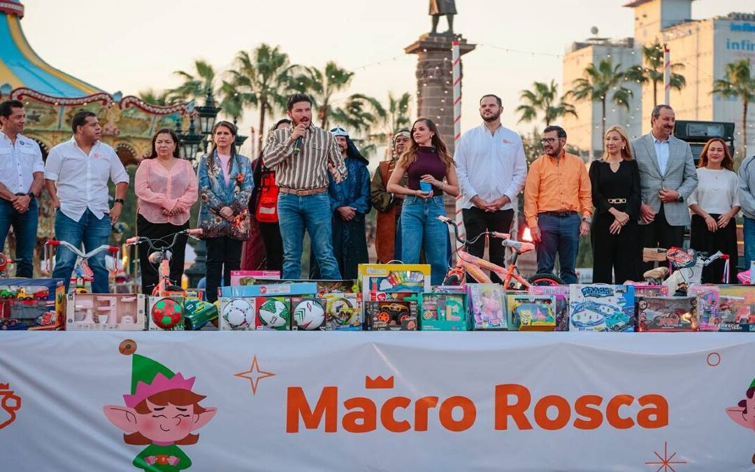 Celebran el Día de Reyes en Nuevo León con una Macro Rosca y Regalos para Niños