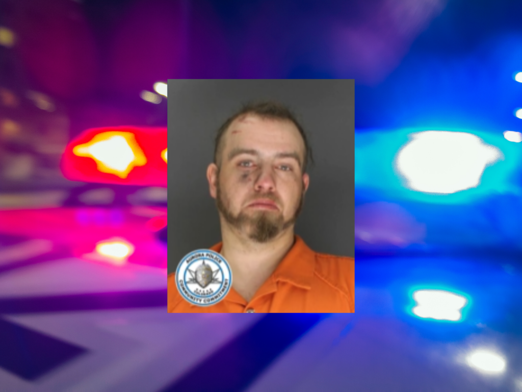 Arresto en Aurora: Hombre Capturado Tras Persecución y Decomiso de Drogas y Artículos Robados